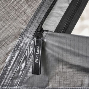 namiot-dachowy-Wild-Cruiser-PRO-250-wykonczenie-okien,-dwuwarstwowe-okna,-klejone-szwy