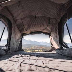 namiot-dachowy-Wild-Land-Lite-Cruiser-120-XL-w-srodku-ilosc-miejsca-z-wpietym-ociepleniem