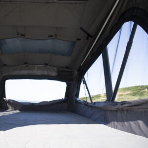 namiot-dachowy-Wild-Land-Summit-Explorer-130-duze-okna-na-kazdej-ze-stron