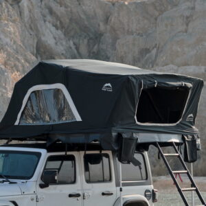 namiot-dachowy-Wild-Land-Voyager-PRO-230-rozlozony-na-samochodzie-Jeep-Wrangler-zblizenie