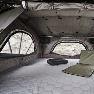 namiot-dachowy-Wild-Land-Wild-Cruiser-PRO-160-wnetrze