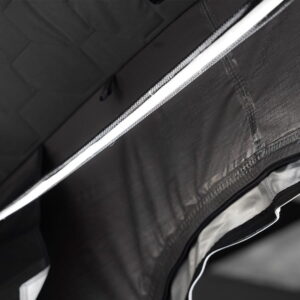 namiot-dachowy-Wild-Land-Wild-Cruiser-PRO-160-wnetrze-oswietlenie-listwa-LED