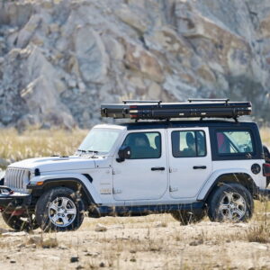 namiot-dachowy-wild landy-Rock-Cruiser-II-PRO-140-zlozony-na-jeep-wrangler niski 18cm