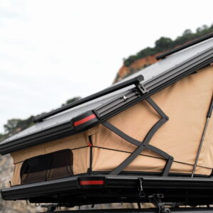 namiot-dachowy-wildland-bush-cruiser-v2-rozlozony-detale-wykonczenia