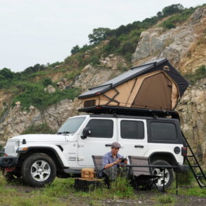 namiot-dachowy-wildland-bush-cruiser-v2-rozlozony-widok-na-samochodzie-jak-wyglada-calosc