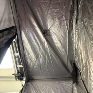 przedsionek-pod-namiot-dachowy-Wild-Cruiser-srodek