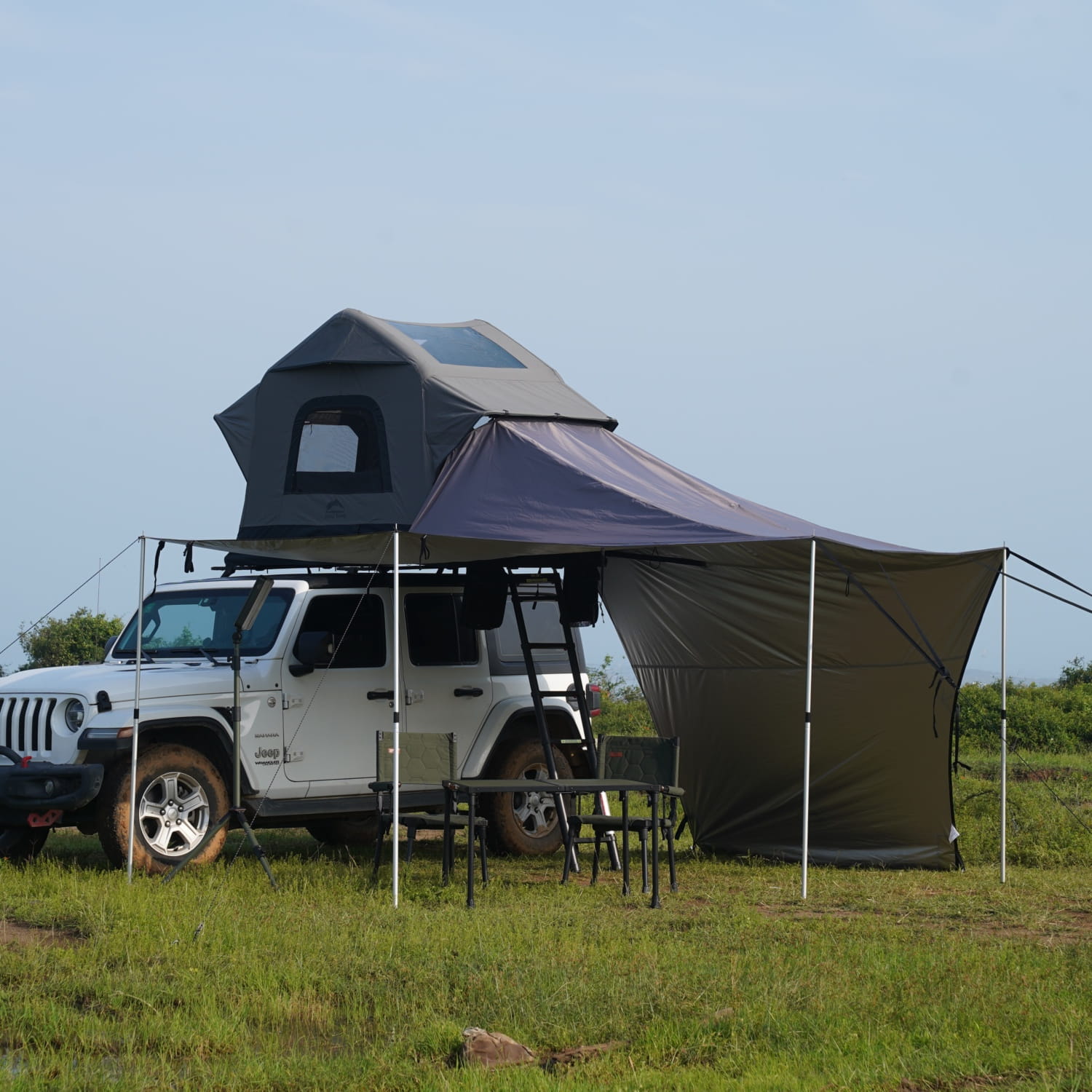 przedsionek-zadaszenie-Wild-Land-dedykowane-do-namiotow-dachowych lite crusiere