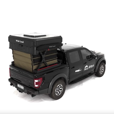 zabudowa-namiotowa-Wild-Land-Wingman-dolna-czesc-i-detale-dotyczace-scian-oraz-wejscia