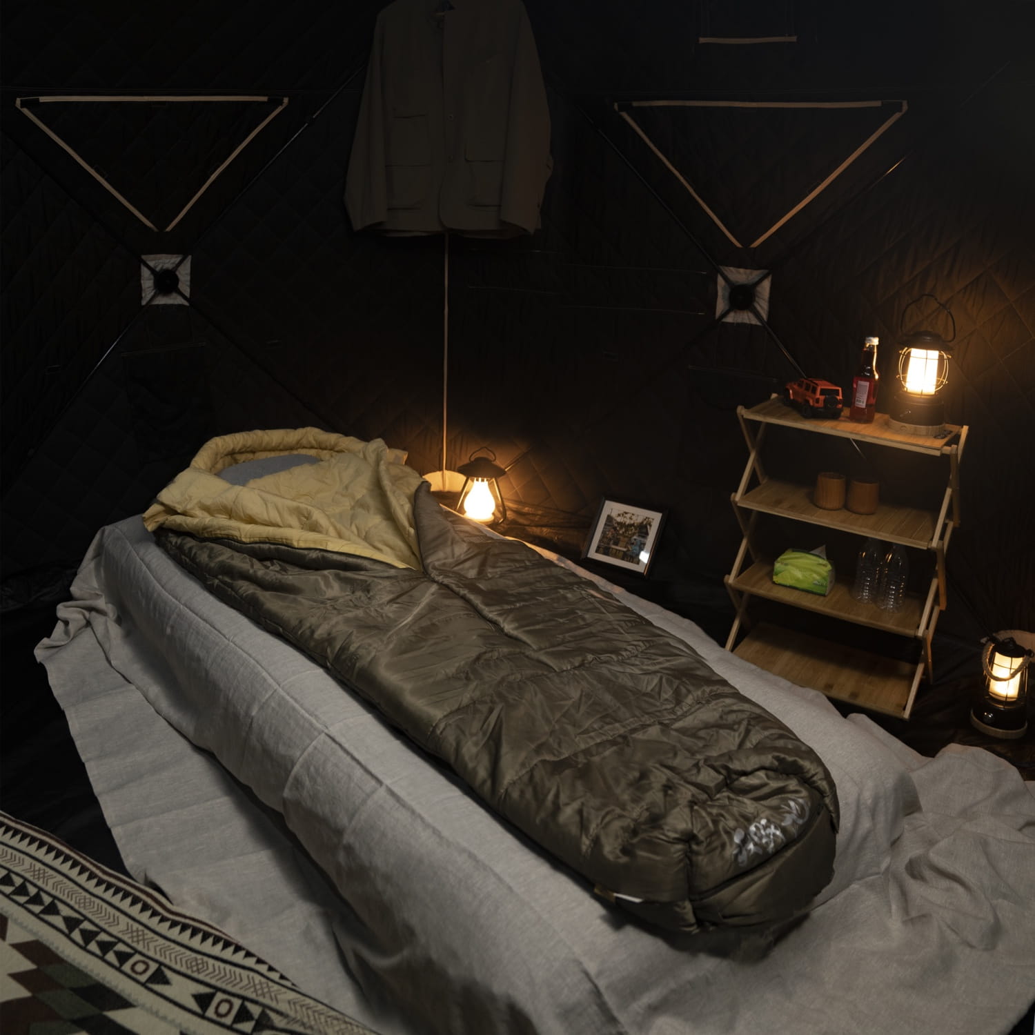 jurta-zimowa-Wild-Land-Ice-Hub-500-sporo-miejsca-w-srodku