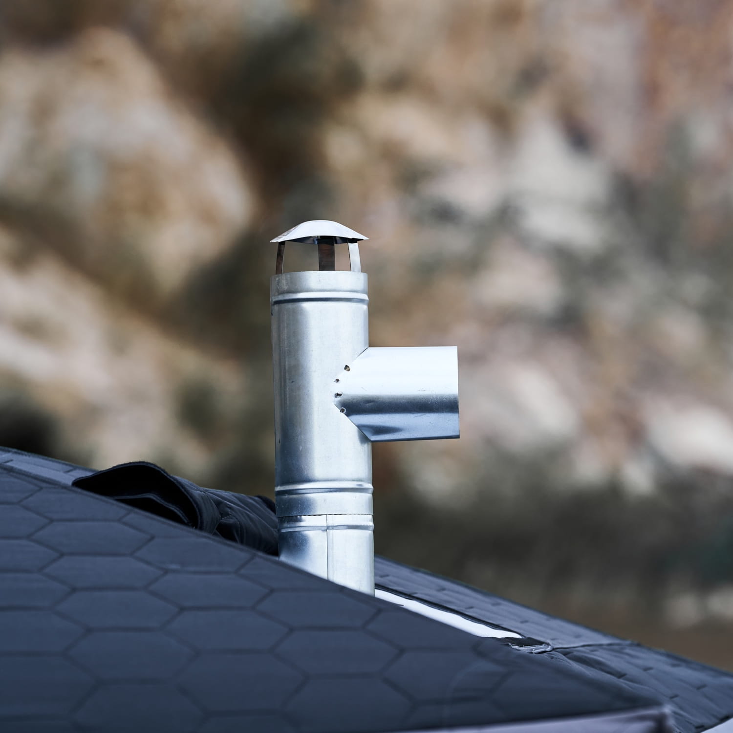 jurta-zimowa-Wild-Land-Ice-Hub-500-wyjscie-na-komin