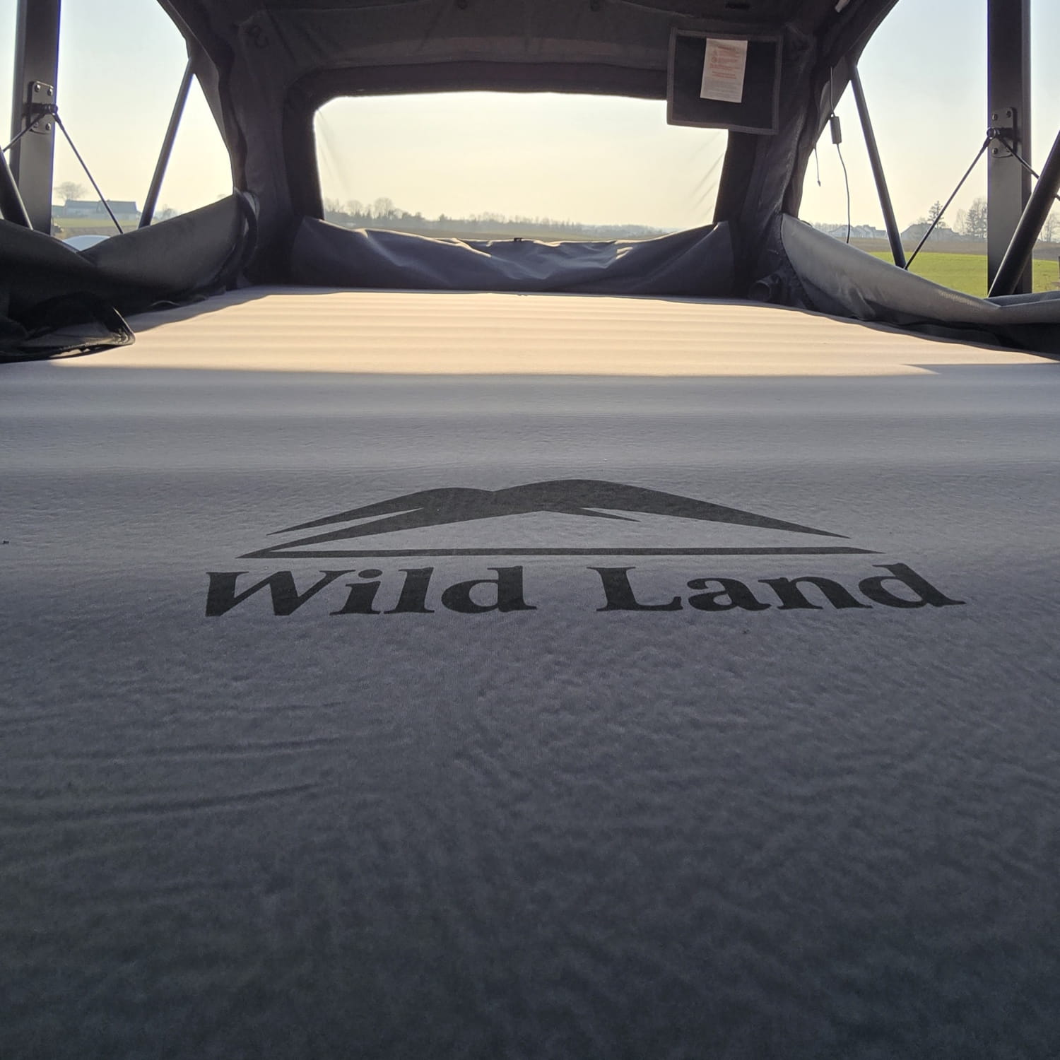 namiot-dachowy-Summit-Explorer-180-dmuchany-materac-o-grubosci-10-cm