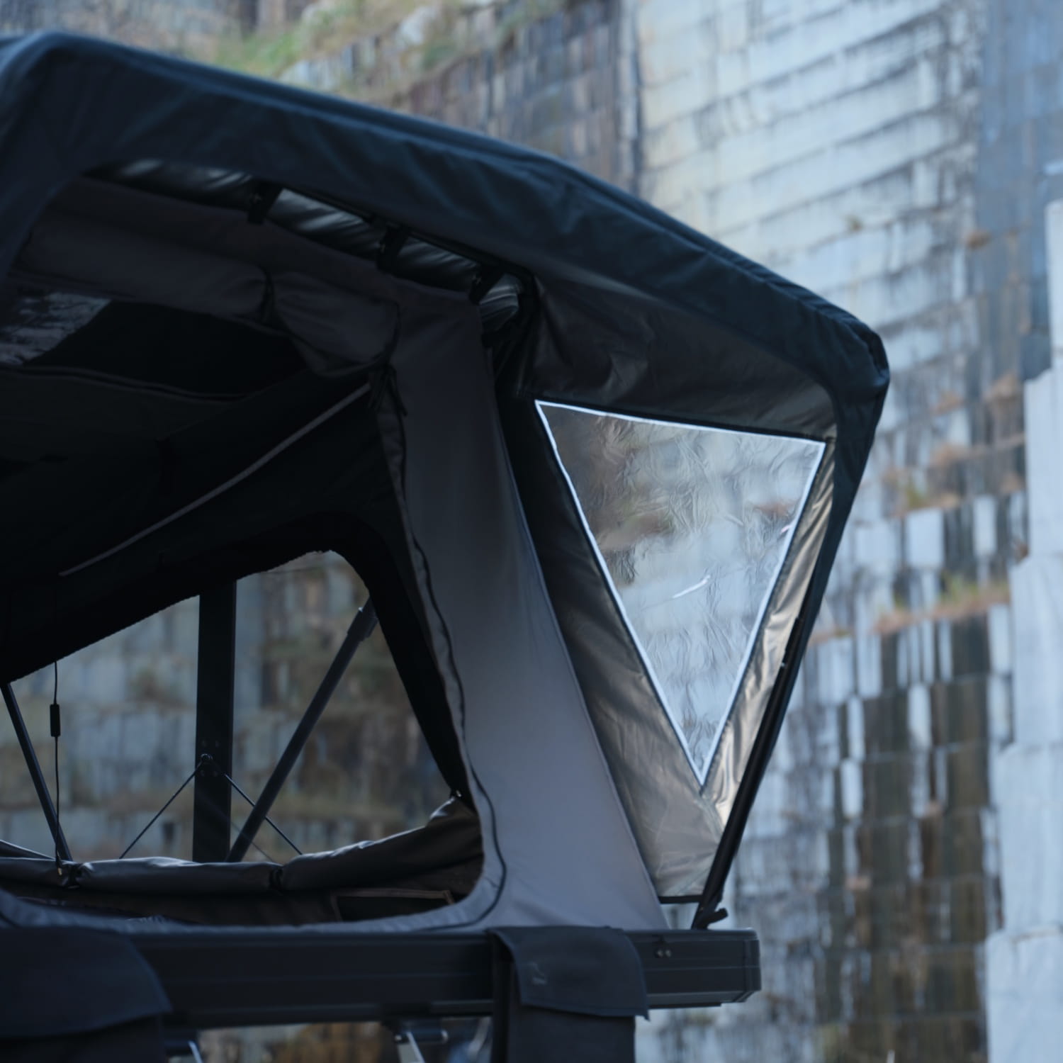 namiot-dachowy-Summit-Explorer-180-zadaszenie-wyjscia-detale-tropiku